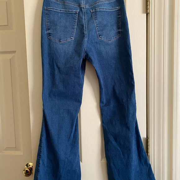 American Eagle Outfitters Blue Flare Jeans - Picture 3 of 4